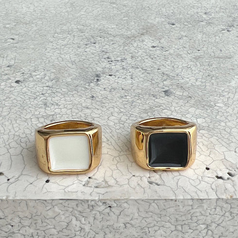 Lulu signet ring